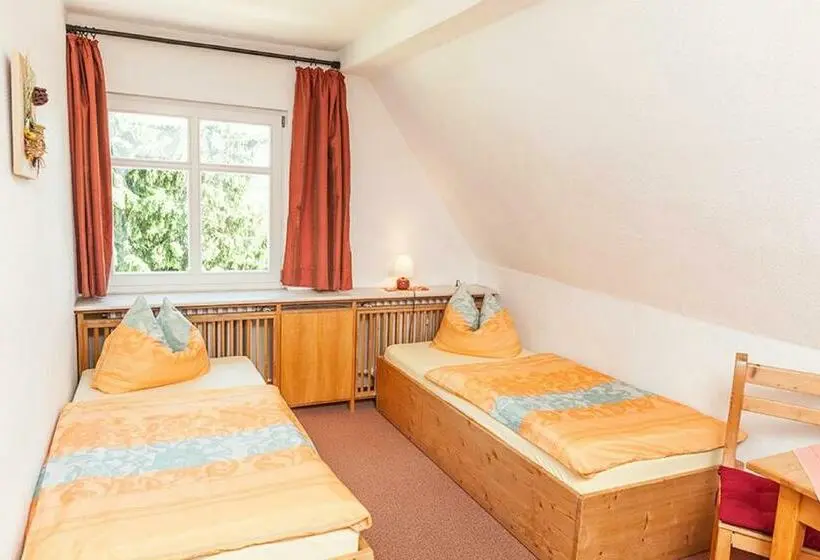 Standard Neljän Hengen Huone, Pension Und Gaststätte Naturbaude Eschenhof