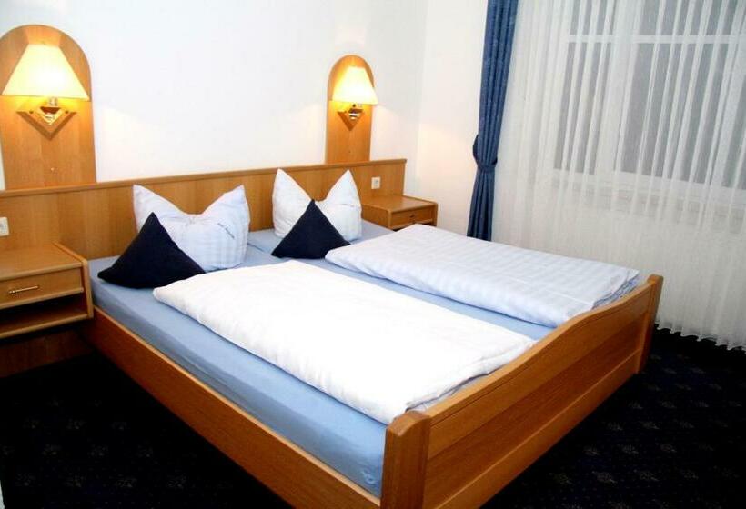 스탠다드 룸, Restaurant Bergeshöhe