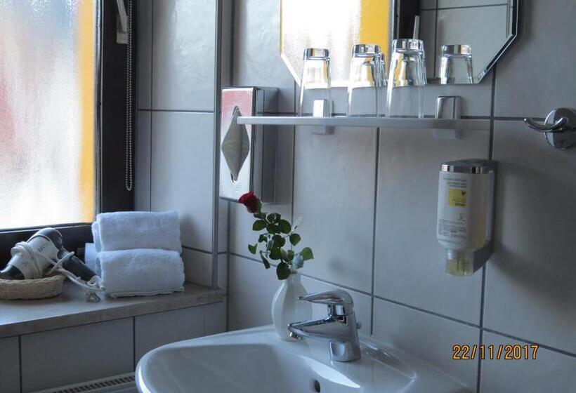 디럭스 트리플 룸, Saarblick Mettlach