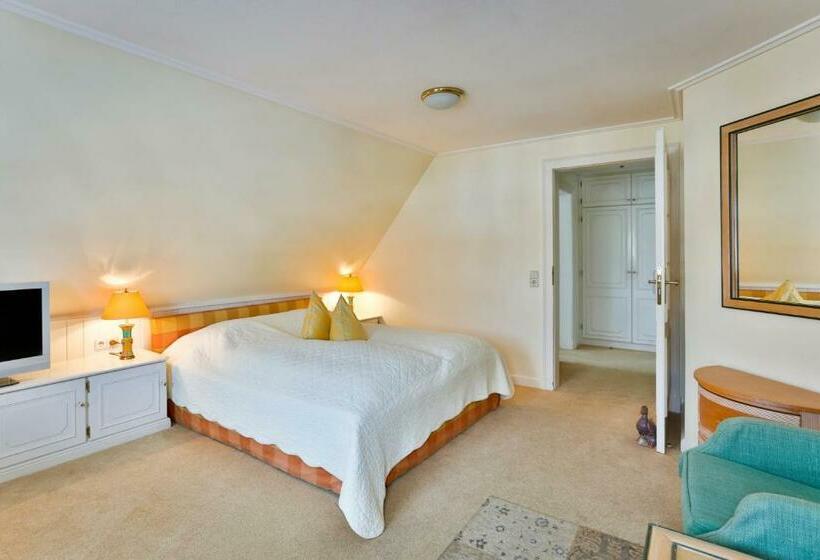 コンフォートルーム, Und Restaurant Jörg Müller