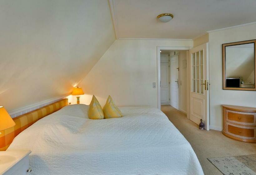 コンフォートルーム, Und Restaurant Jörg Müller