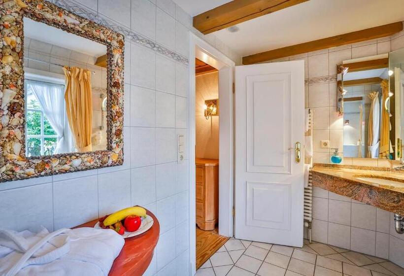 キャビン, Und Restaurant Jörg Müller