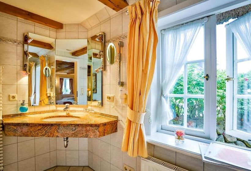 キャビン, Und Restaurant Jörg Müller