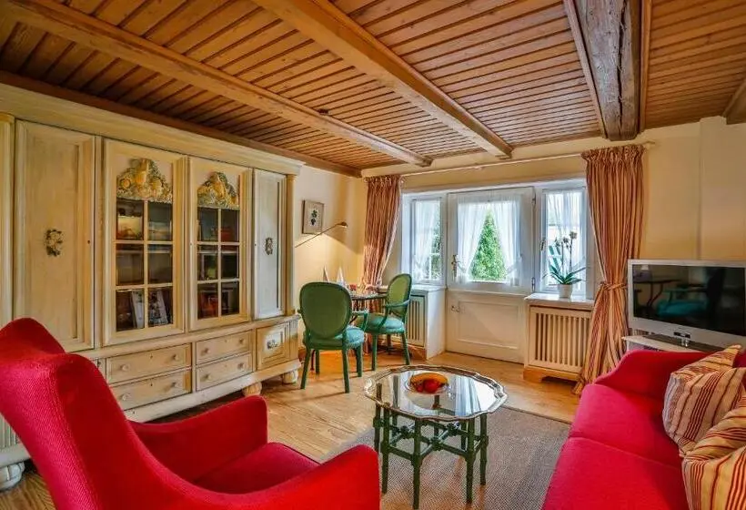 Maja/Mökki, Und Restaurant Jörg Müller