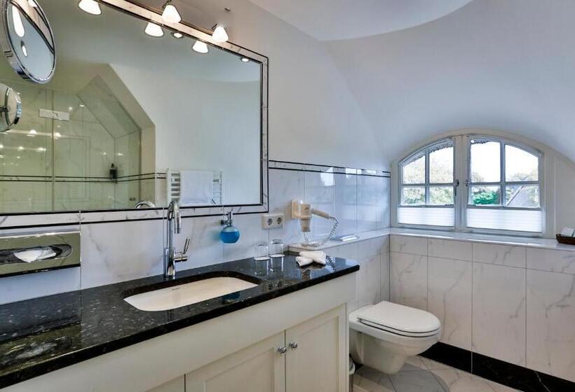 コンフォートルーム, Und Restaurant Jörg Müller