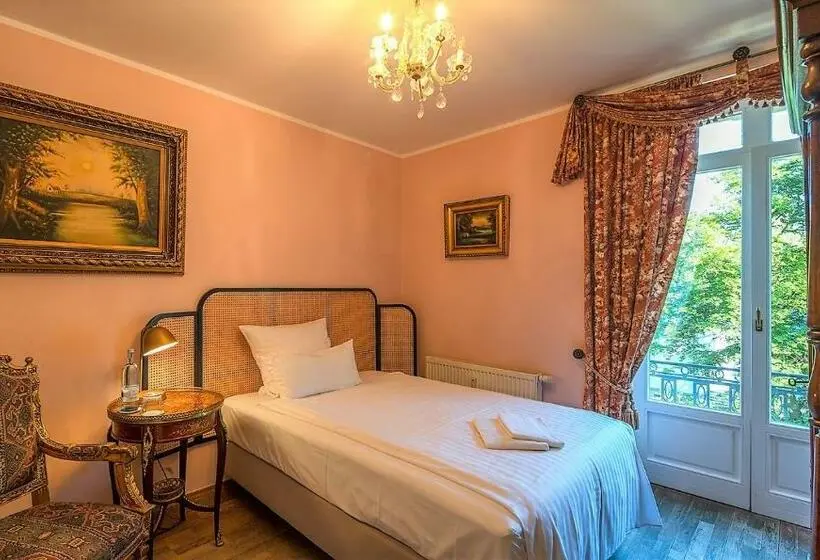 Comfort Yhden Hengen Huone, Villa Bleichröder