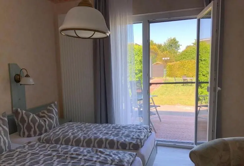 Standard-huone Terassi, Kastanienhof Hotel Garni