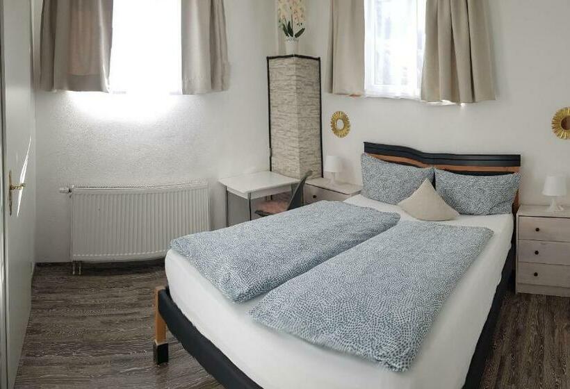 Quarto Estandar, House La Neuschwanstein Blick