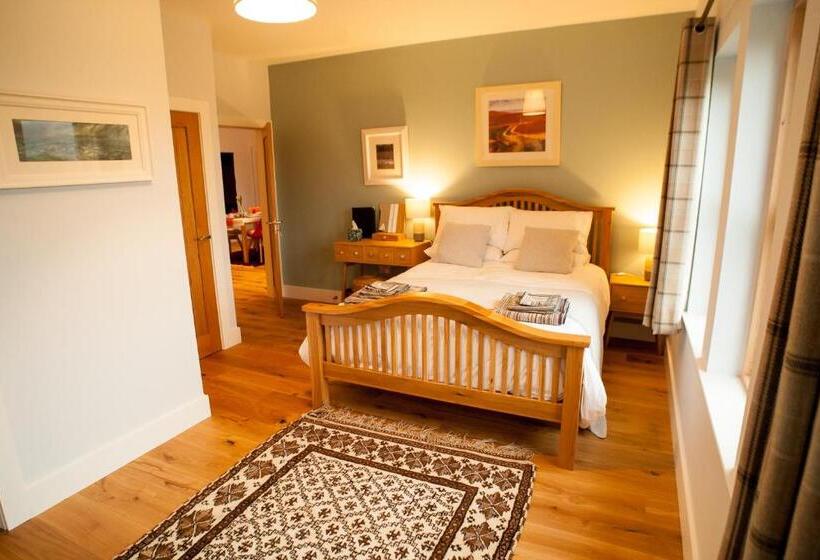 Люкс 2 Спальни, Ceo Mara Croft B&b & 2 Luxury Cabins