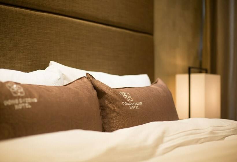 标准间, Dong Gyeong