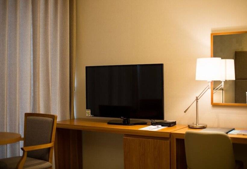 标准间, Dong Gyeong