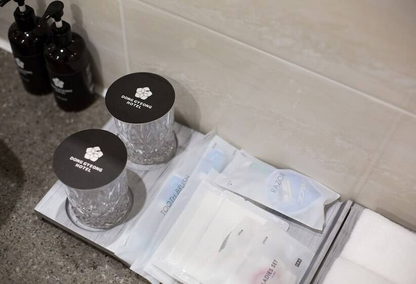 豪华房间, Dong Gyeong