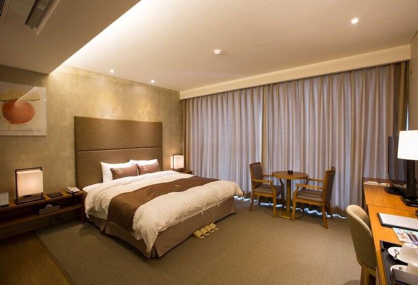 标准间, Dong Gyeong