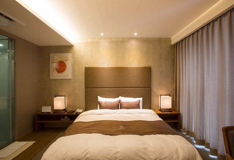 标准间, Dong Gyeong