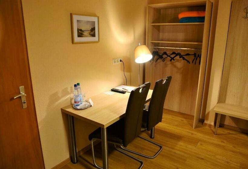 スタンダードシングルルーム, Munzert