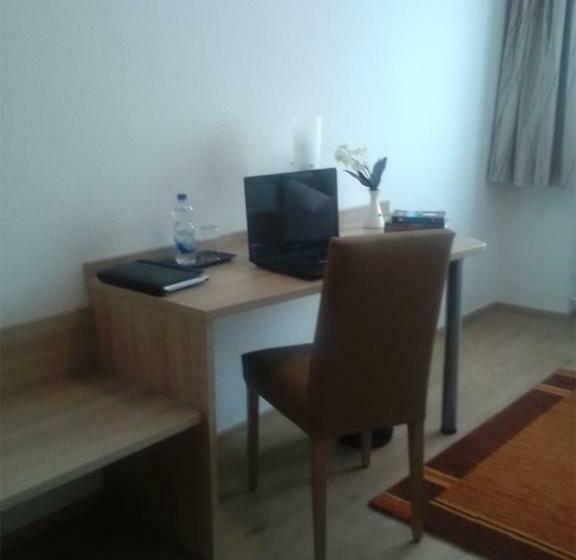 标准单人间, Rheinkrone