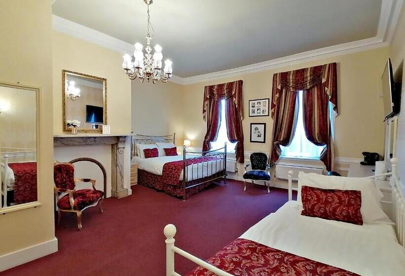 غرفة ديلوكس عائلية, The Gordon House