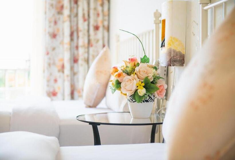 اتاق استاندارد چهارنفره با بالکن, Mong Shan Homestay