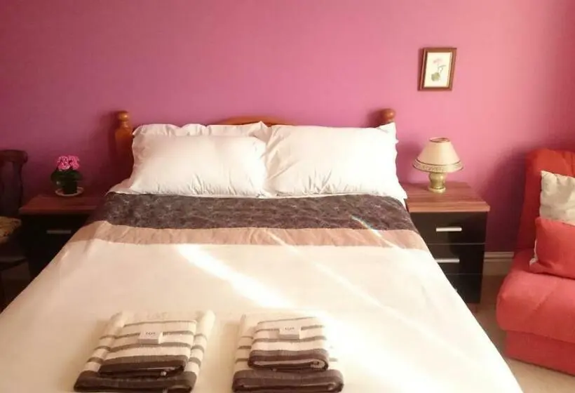 Standard Kolmen Hengen Huone Puutarhanäkymä, Bankside Bed & Breakfast