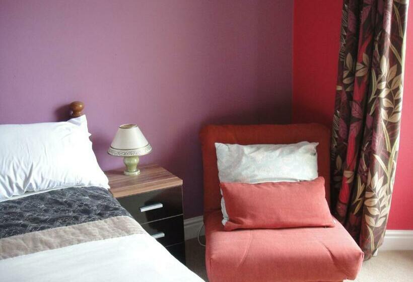 חדר סטנדרט לשלושה עם נוף לגינה, Bankside Bed & Breakfast