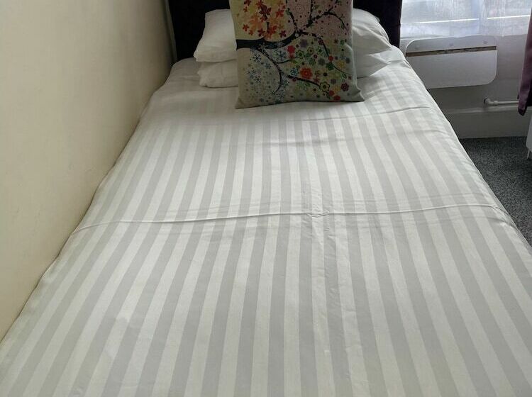 اتاق استاندارد یک تخته با سرویس بهداشتی مشترک, Diamonds Inn