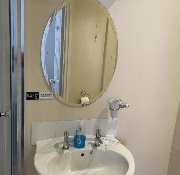 اتاق استاندارد, Diamonds Inn