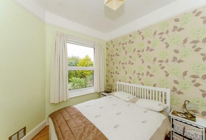 חדר סטנדרט, Foy House