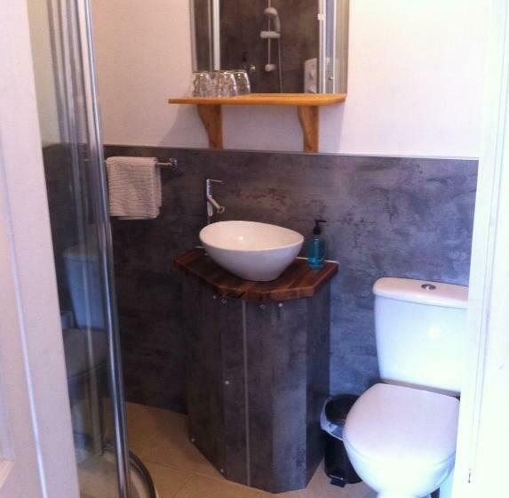 Номер Стандарт, The Whitehouse