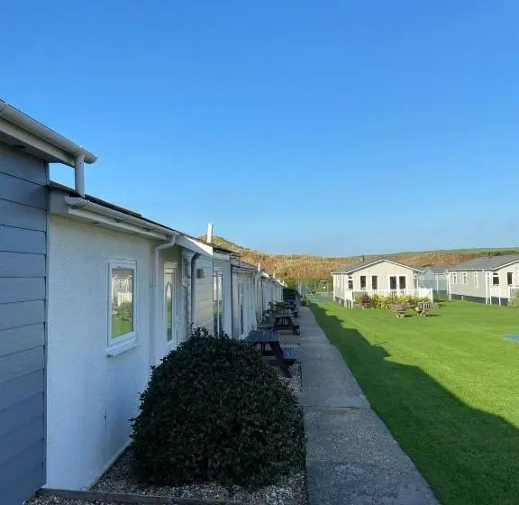 キャビン, Croyde Bay Hotel Or Self Catering