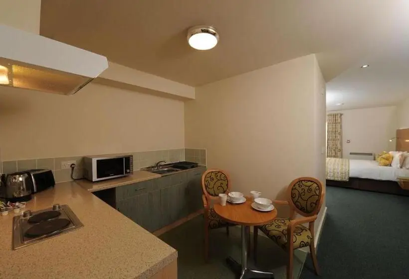ジュニアスイート, Croyde Bay Hotel Or Self Catering