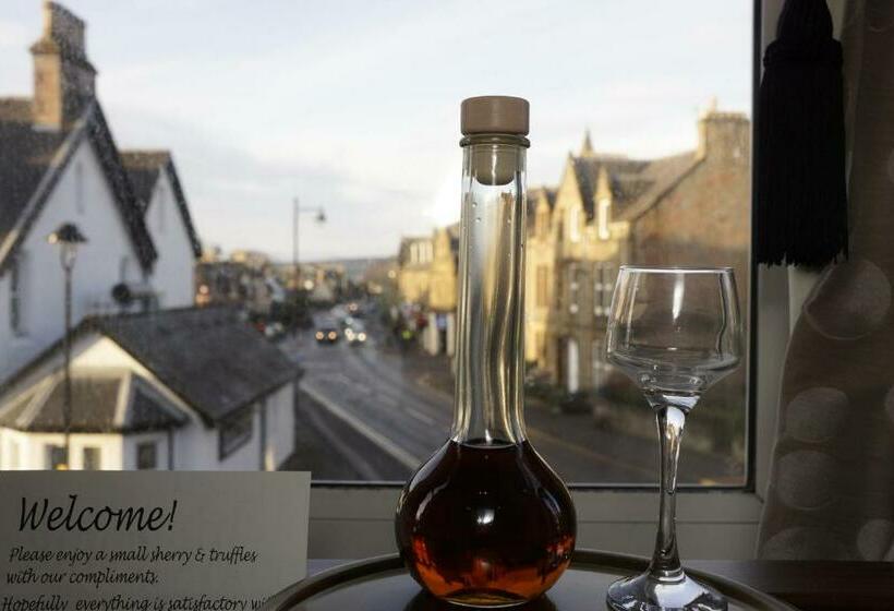 Camera Deluxe, Corriegarth