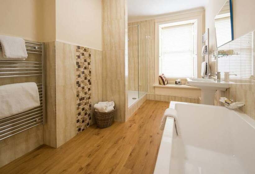 高级大房间, The Burgoyne