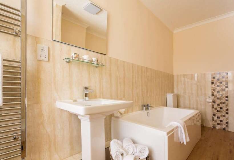 高级大房间, The Burgoyne