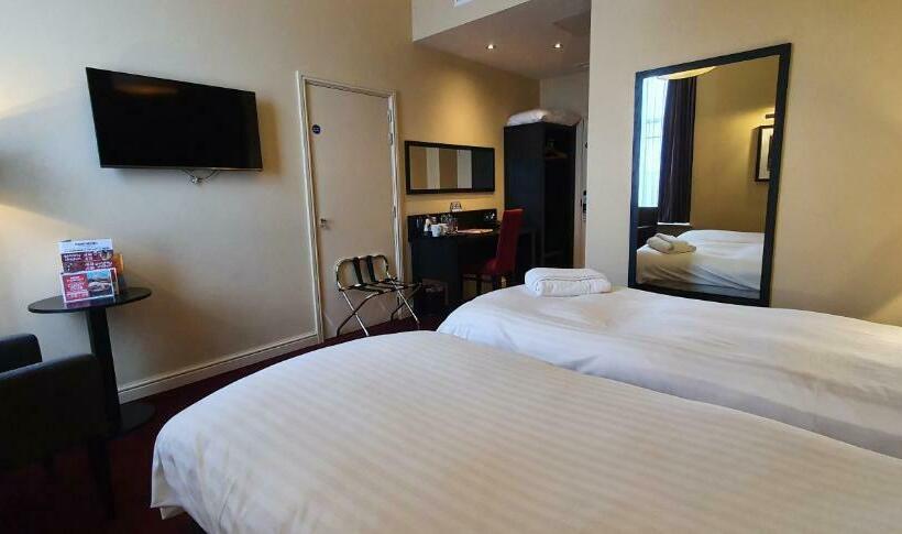 标准间, The John Francis Basset Wetherspoon