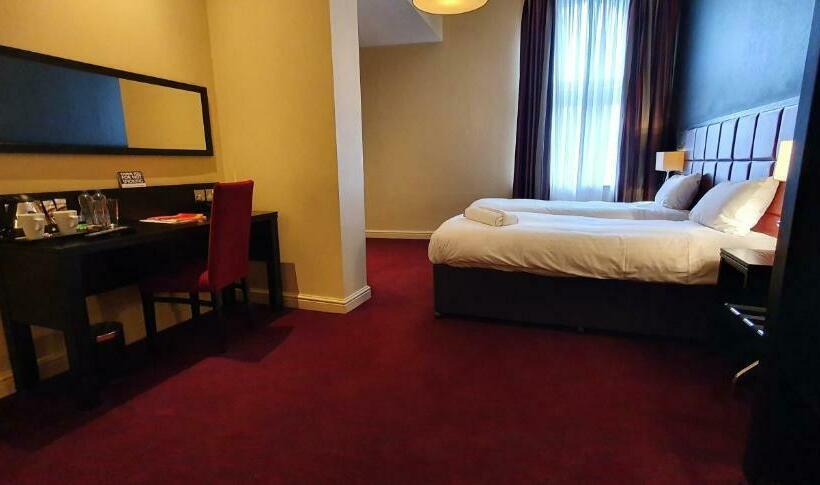 标准间, The John Francis Basset Wetherspoon