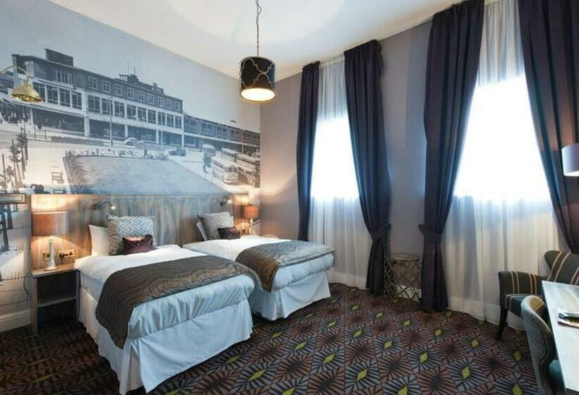 スタンダードルーム, The Saxon Crown Wetherspoon