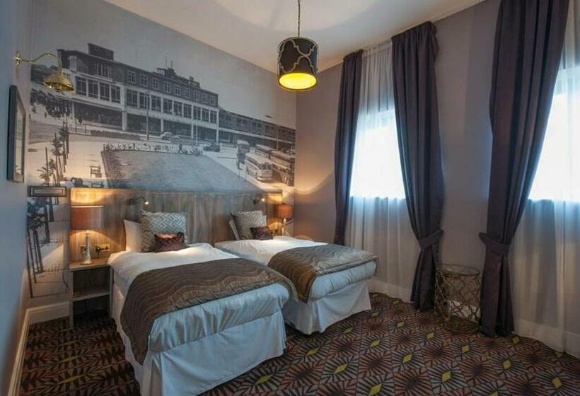 スタンダードルーム, The Saxon Crown Wetherspoon