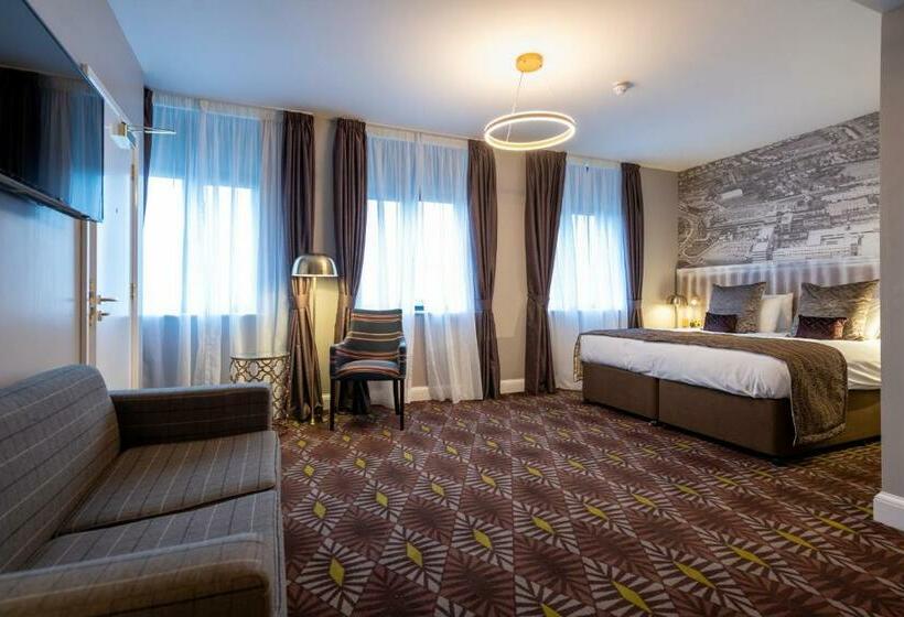 ファミリールーム, The Saxon Crown Wetherspoon