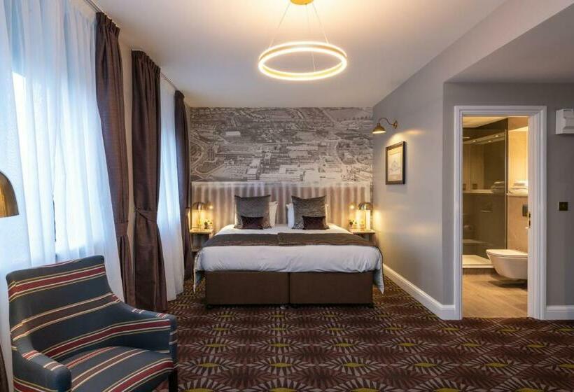 ファミリールーム, The Saxon Crown Wetherspoon