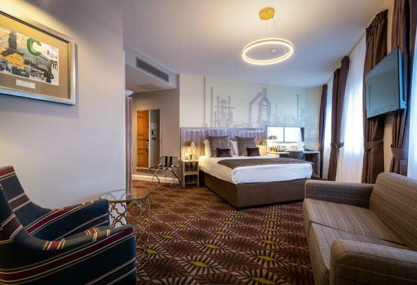 ファミリールーム, The Saxon Crown Wetherspoon