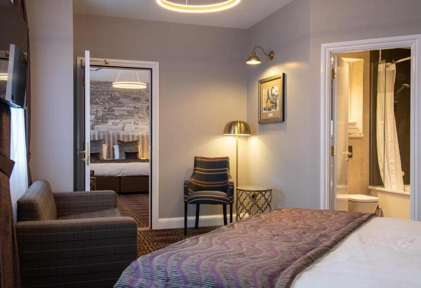 スタンダードルーム, The Saxon Crown Wetherspoon