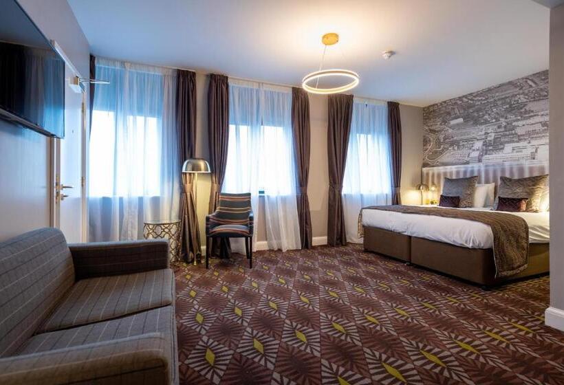 スタンダードルーム, The Saxon Crown Wetherspoon