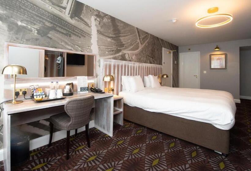 スタンダードルーム, The Saxon Crown Wetherspoon