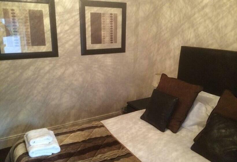 חדר סטנדרט, The Spinnaker