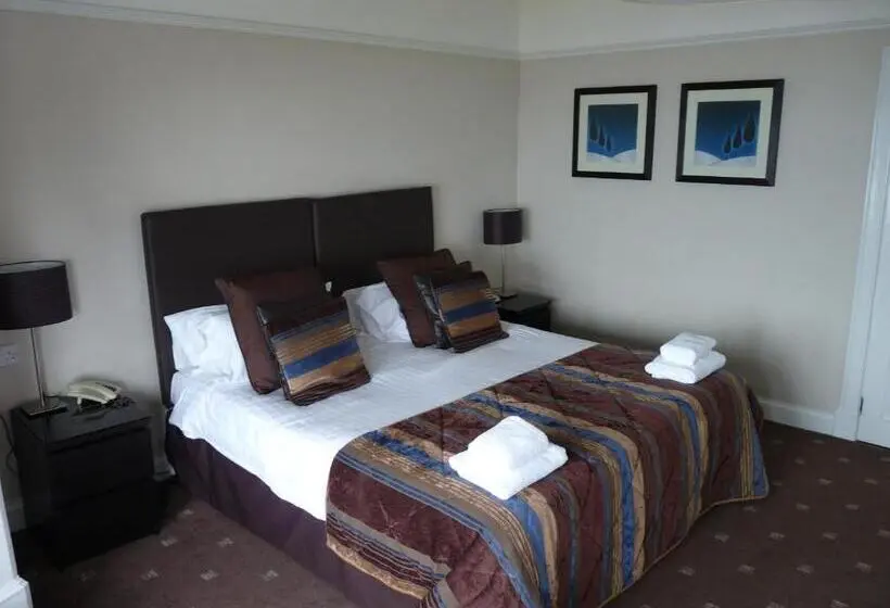 Deluxe room with river view, The Spinnaker