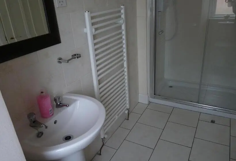 Deluxe room with river view, The Spinnaker