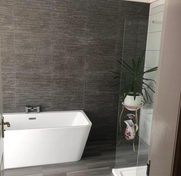 חדר סטנדרט, The Spinnaker