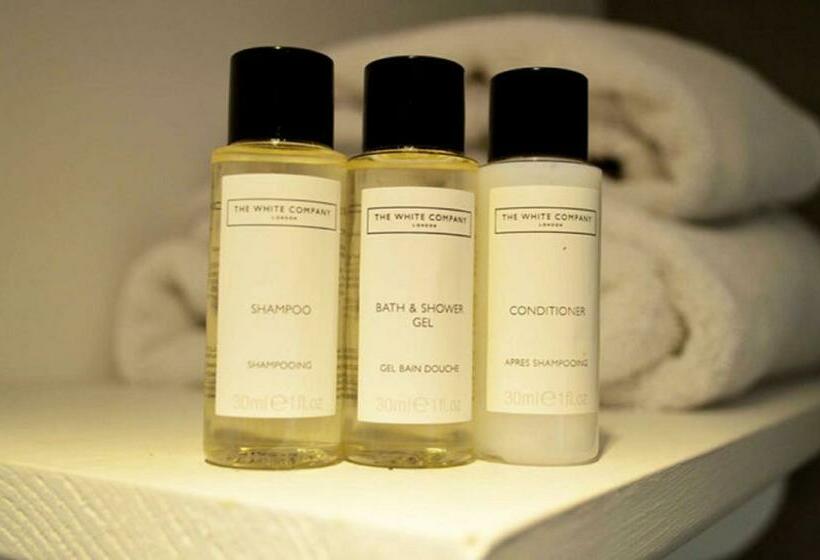 غرفة قياسية, The Tytherleigh Arms