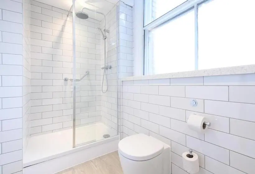 Standard Kolmen Hengen Huone, The County Hotel By Innkeeper S Collection