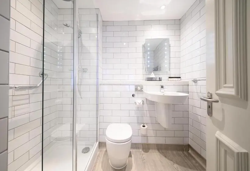Standard Kolmen Hengen Huone, The County Hotel By Innkeeper S Collection